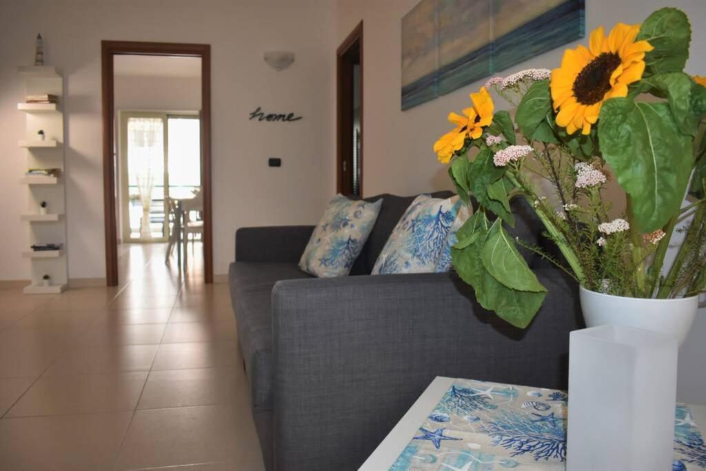 Donna Teresa Accomodation - Holiday House Monopoli Bagian luar foto
